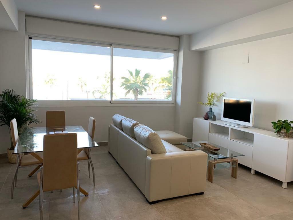 Diamond Apartments Puerto De Малага Екстериор снимка